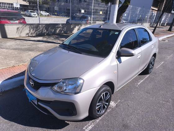 TOYOTA ETIOS 1.5 XS 16V FLEX 4P MANUAL TOYOTA ETIOS 1.5 XS 16V FLEX 4P MANUAL